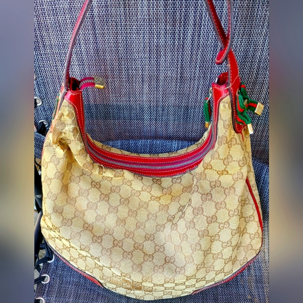 Super Cute Gucci Bow Red 🍒 and Brown Gucci Shoulder Bag
